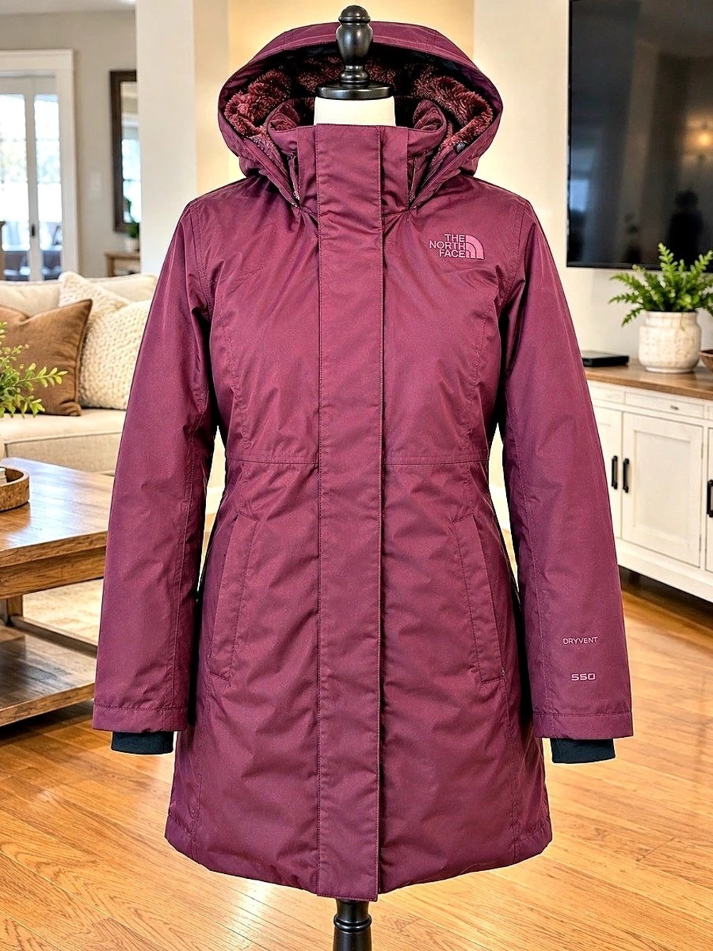 The North Face 550 Down Plum Parka Youth Girls 10/12 M